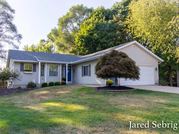 2605 Spring Ct, Zeeland, MI 49464