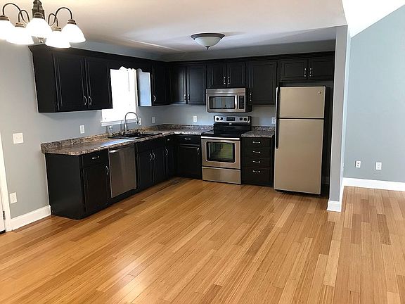 5th image of 7042 Hunter Glen Dr