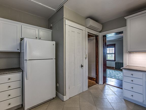 4th image of 2552 Marcy St APT 10