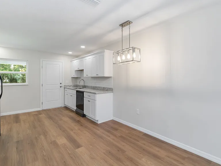 217 Montana Ave — Photo 8