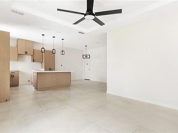 4th image of 2609 Bald Cypress Dr