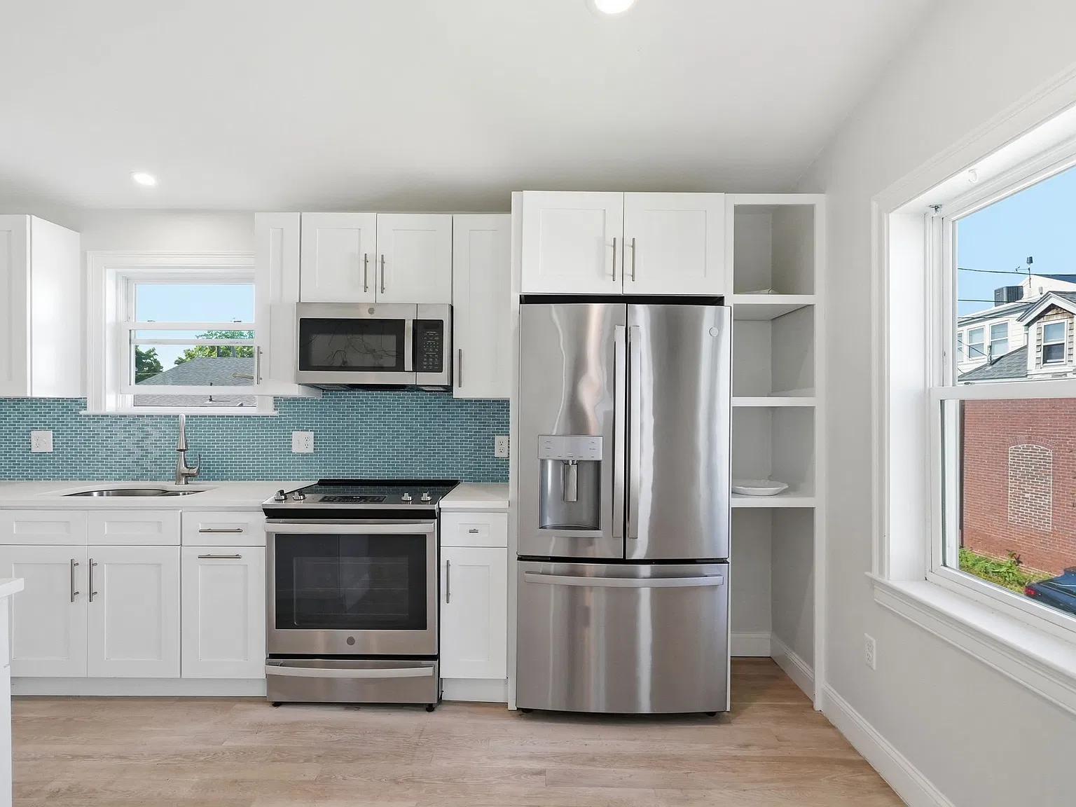 2 bed, 908 sqft, $3,000 — Photo 4