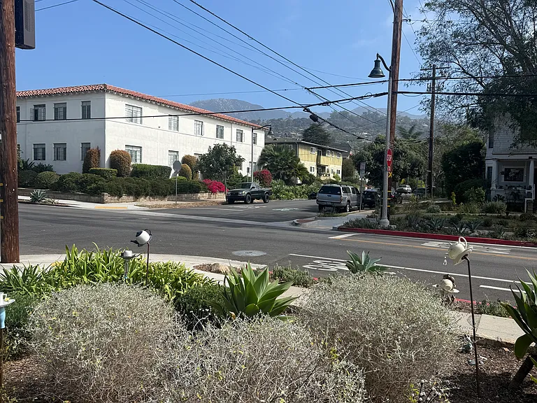 1333 Garden St — Photo 10