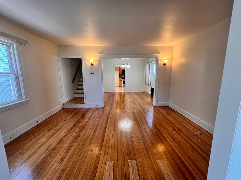 760 Elm St — Photo 2