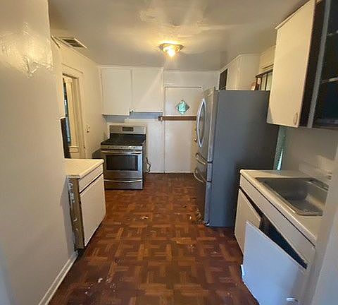 3rd image of 16206 Sorrento St