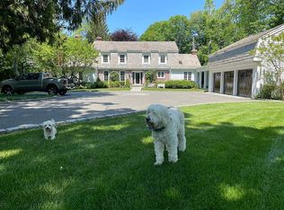 245 Southdown Rd, Huntington, NY 11743