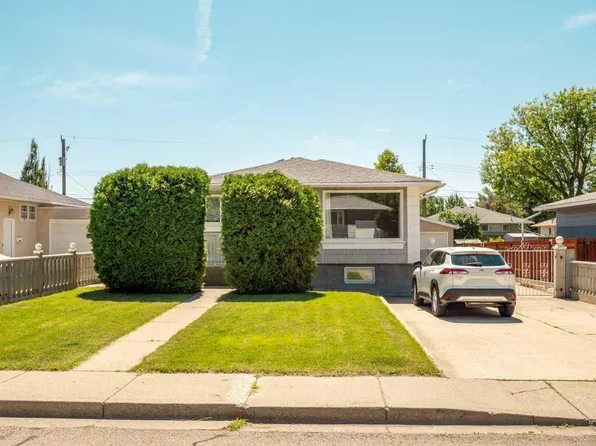 1726 N 13th Ave S, Lethbridge, AB T1K 0R9