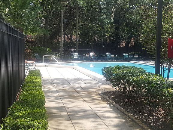 4th image of 4033 Bluff Oak Ct