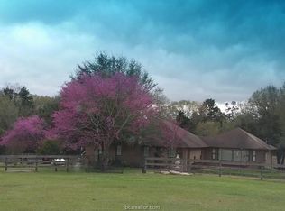 950 Town And Country Ln, Madisonville, TX 77864