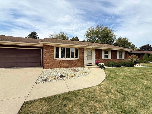 2nd image of 763 Sussex Dr