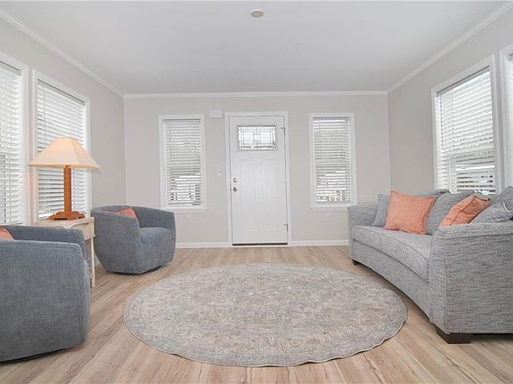 3rd image of 18 Comfort Ln