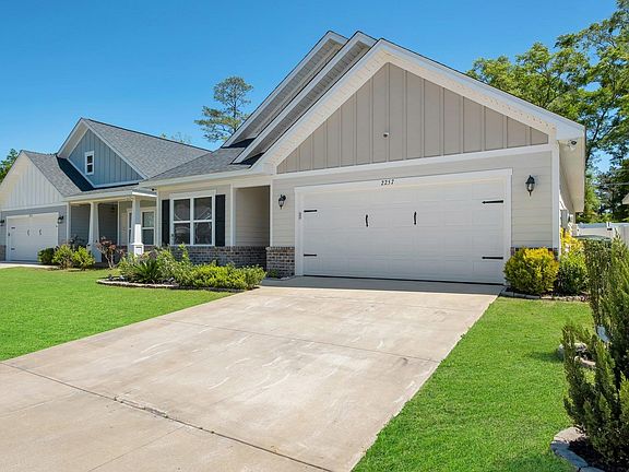 3rd image of 2257 Lexington Parc Dr