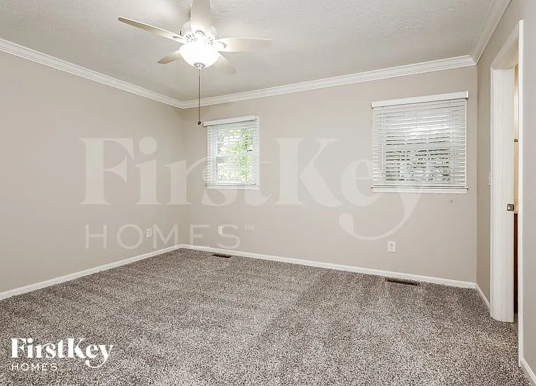 2332 Vanderbilt Dr — Photo 8