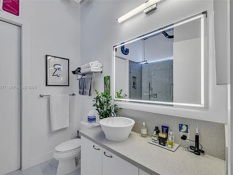 410 NW 1st Ave #206 — Photo 31