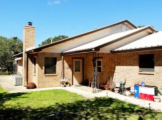 682 Old Comfort Rd, Fredericksburg, TX 78624