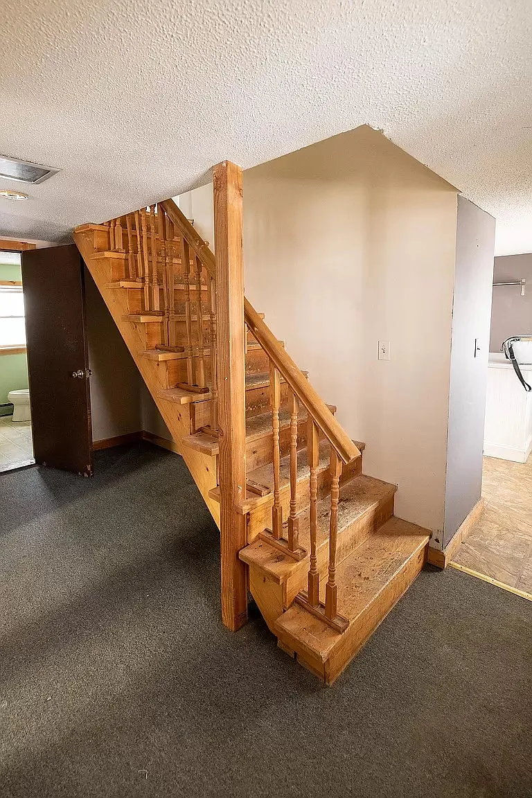 5 bed, 2736 sqft, $2,600 — Photo 3