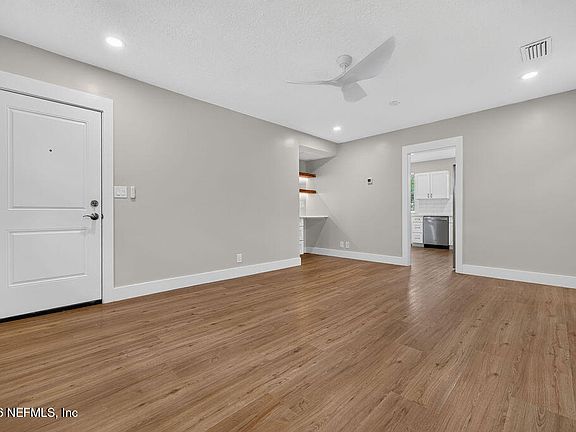 5th image of 2247 Riverside Ave APT 6