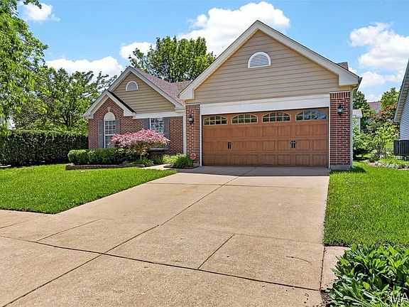 4th image of 385 Birchwood Crossing Ln