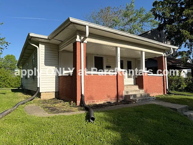2436 N Oxford St photo 1