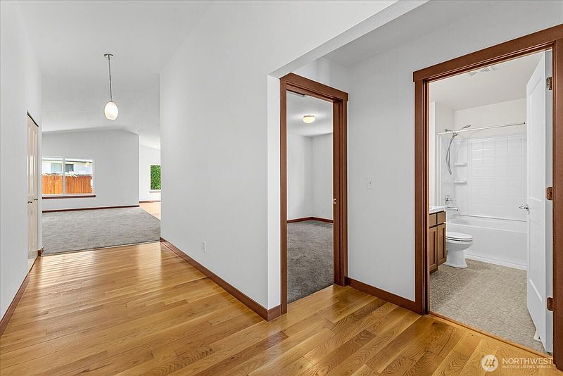 3rd image of 17272 158th Street SE