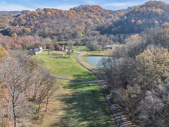 2nd image of 7522 River Road Pike