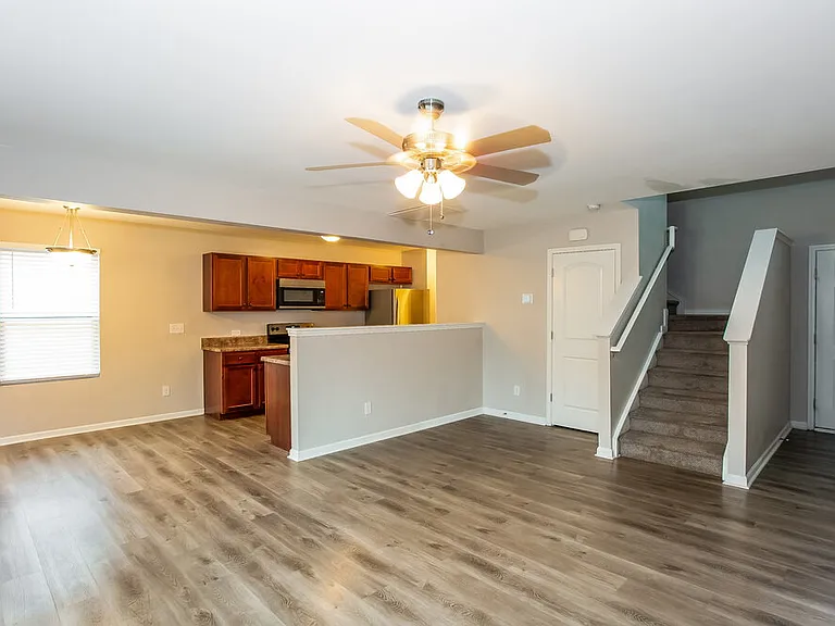 1083 Manston Pl SW — Photo 7