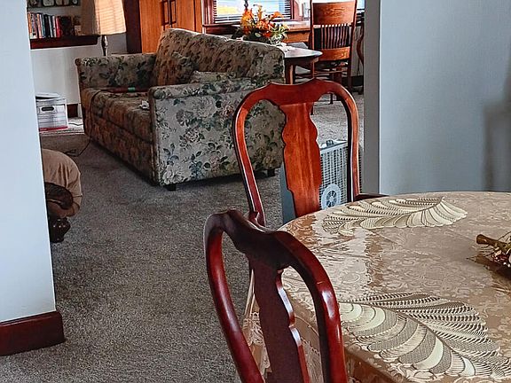 4th image of 221 S Woodhams St