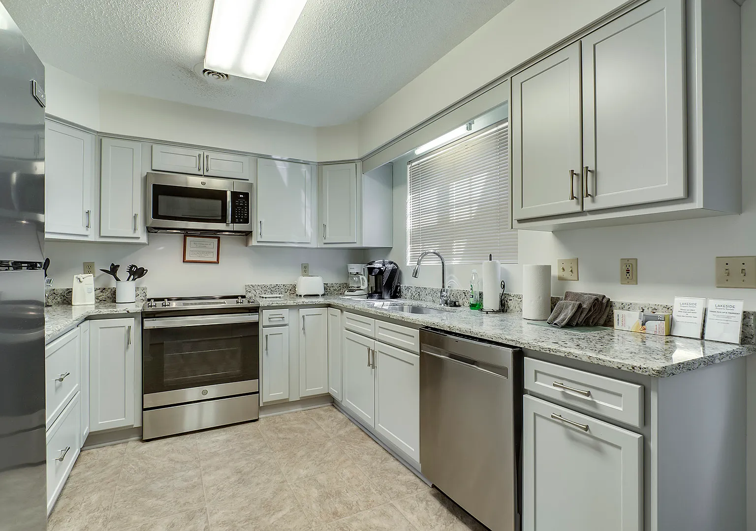 303 Chota View Place - 1 — Photo 4