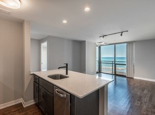 5910 N Sheridan Rd APT 202, Chicago, IL 60660