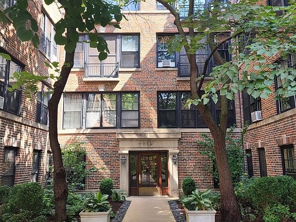 4th image of 2315 N Commonwealth Ave #3