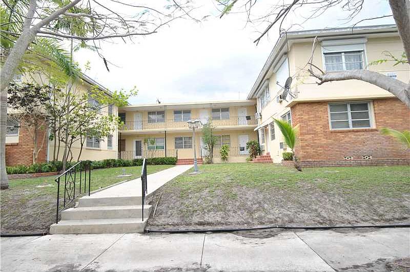 1st image of 631 NE 72nd Ter APT 6
