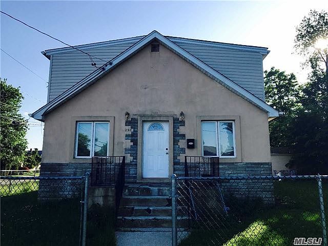 1st image of 298 Jerusalem Ave