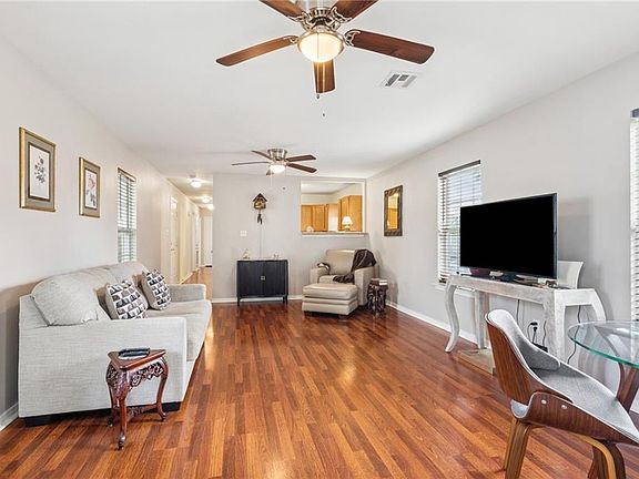 3rd image of 1817 Bartholomew St
