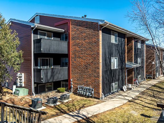 3rd image of 3260 Raven Oaks Dr APT 4