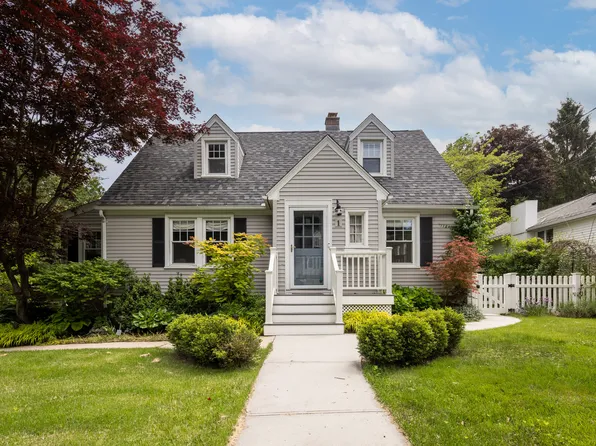 1 Yale Avenue, Middlebury, CT 06762