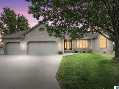 8221 Knoll View Ct, Lincoln, NE, 68506