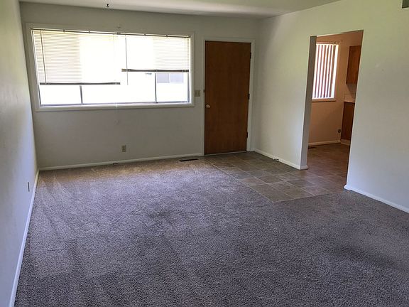 3rd image of 1811 N Harrison Blvd #376