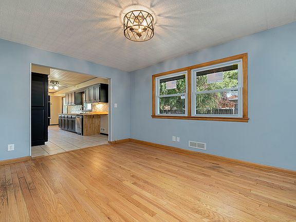 4th image of 2304 Wyoming Dr