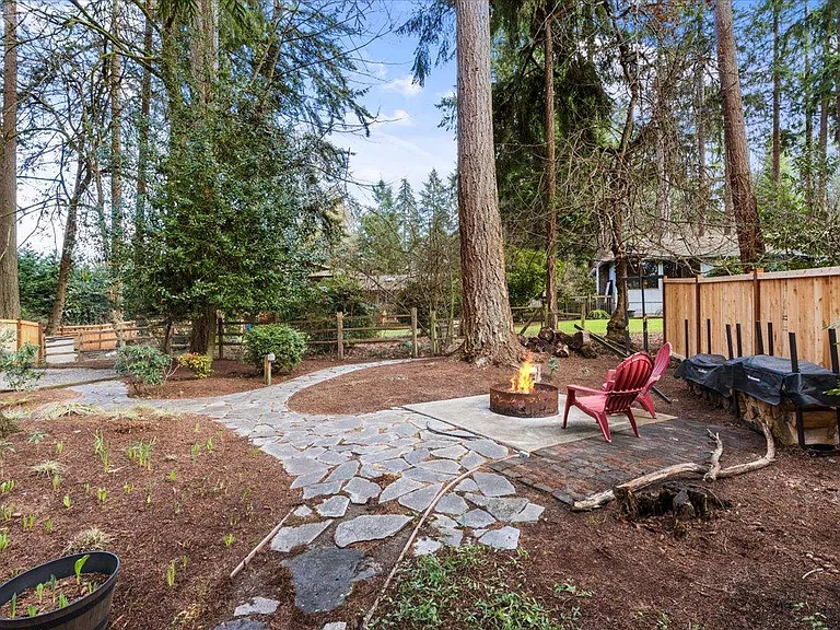 101 Point Fosdick Cir NW — Photo 34