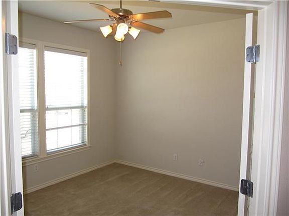 3rd image of 134 Justin Leonard Dr