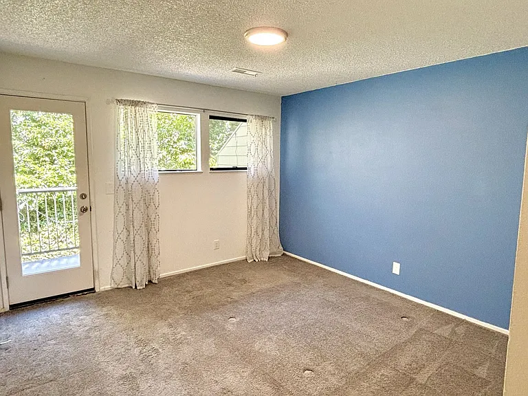 331 SE 146th Ave — Photo 15