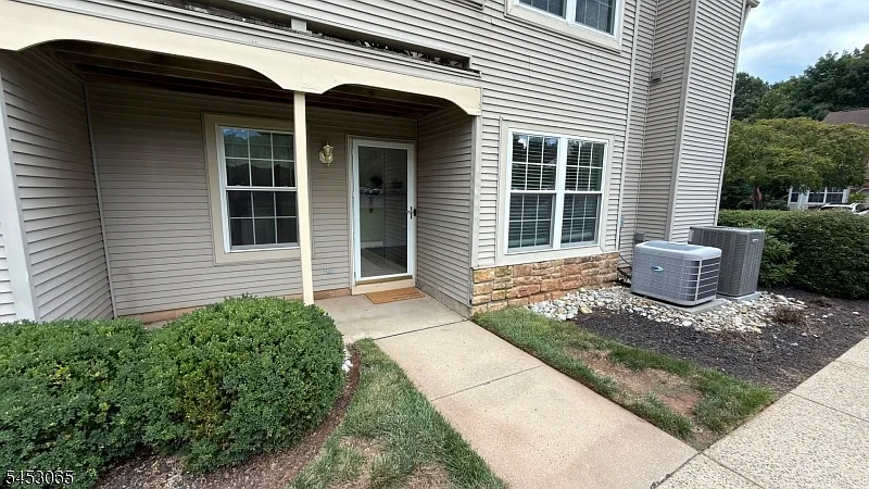 2501 Vroom Dr #2501