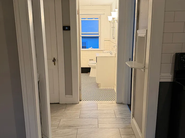 618 Reservoir Ave #3 — Photo 10