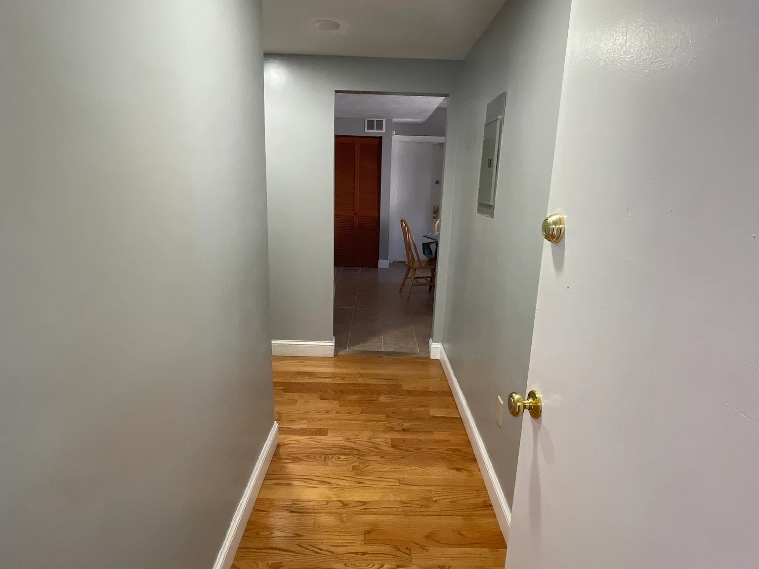 3 bed, 1200 sqft, $3,100 — Photo 4