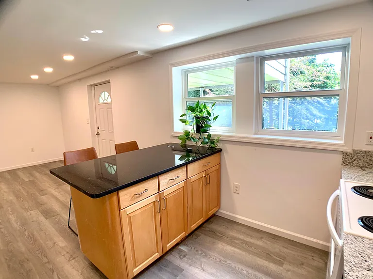 7 Lancaster Dr #1 — Photo 5