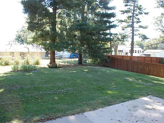 3rd image of 3012 Kathleen Ave