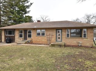 6 N Browns Lake Dr, Burlington, WI 53105