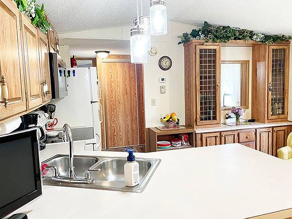 3rd image of 25688 Lilac Ct