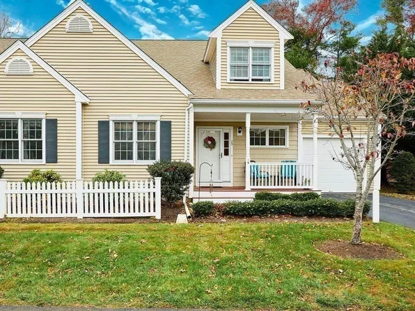 29 Liberty Dr #29, Pembroke, MA 02359