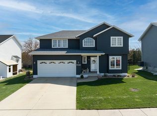 7016 W Park Rd NE, Cedar Rapids, IA 52402